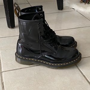 1460W Dr. Martens Patent Leather Lace Up Boots